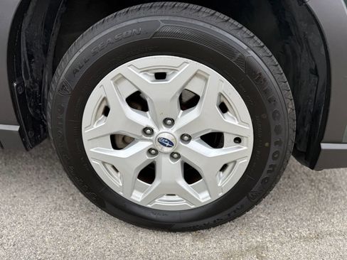 Used 2023 Subaru Forester AWD/4WD image 12