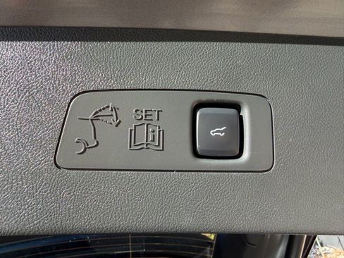 Certified 2022 Lincoln Corsair FWD w/ Equipment Group 101A image 18