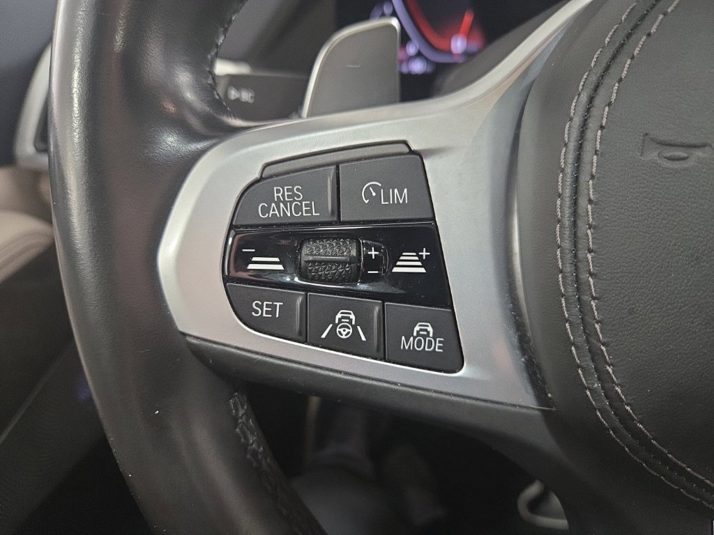 Used 2020 BMW X7 M50i w/ Dynamic Handling Package AWD/4WD image 20