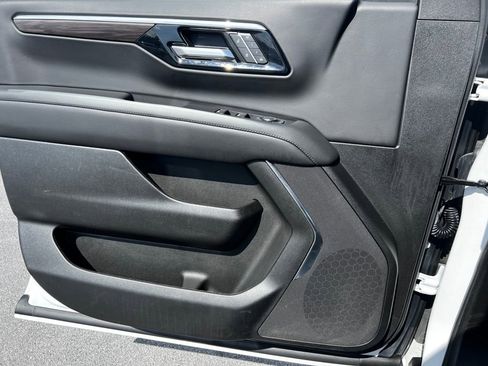 Used 2025 Chevrolet Tahoe LT image 22