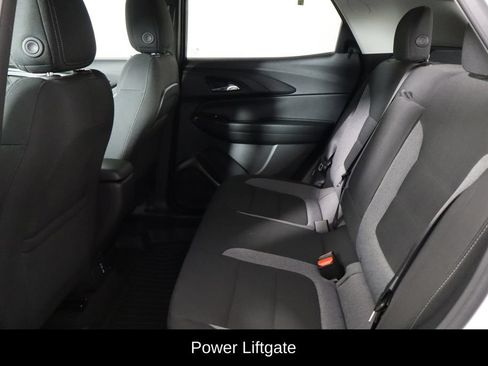 Used 2024 Chevrolet TrailBlazer LT w/ Convenience Package FWD image 16