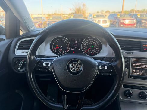 Used 2017 Volkswagen Golf SE FWD image 16
