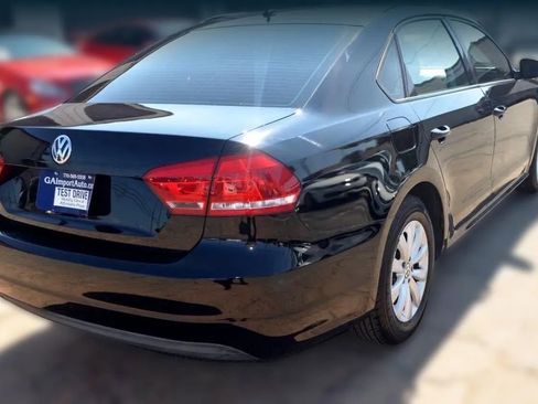 Used 2013 Volkswagen Passat 2.5 S image 10