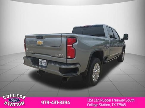 Used 2025 Chevrolet Silverado 2500 High Country w/ High Country Premium Package AWD/4WD image 3