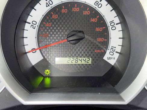 Used 2012 Toyota Tacoma 4x4 Double Cab w/ TRD Sport Pkg image 19