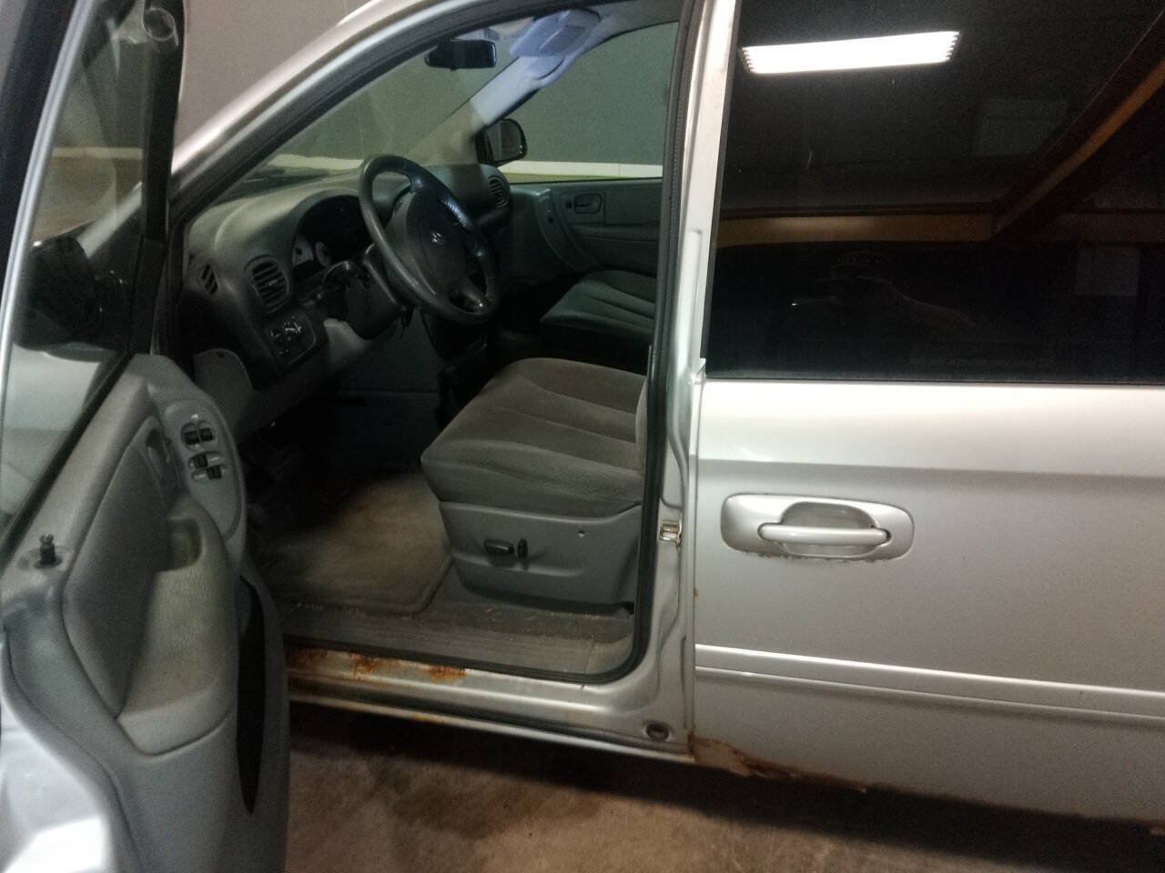 Used 2005 Dodge Grand Caravan SXT FWD image 19