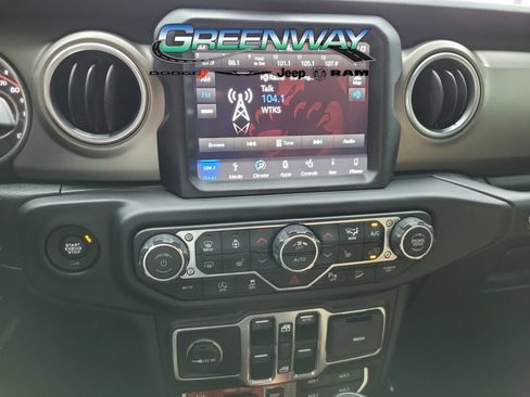 Used 2018 Jeep Wrangler Unlimited Rubicon AWD/4WD image 16