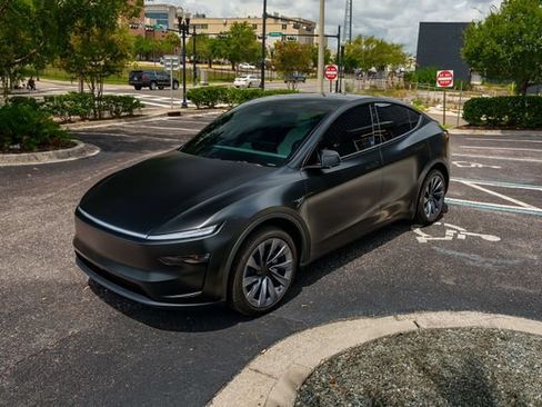 Used 2026 Tesla Model Y 2WD image 5