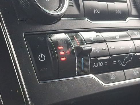 Used 2017 Ford Explorer XLT w/ Equipment Group 202A AWD/4WD image 19
