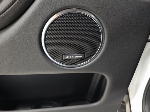 Certified 2025 Land Rover Discovery Sport S image 17