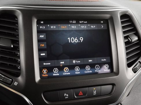 Certified 2021 Jeep Cherokee Trailhawk image 32