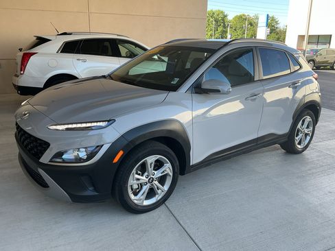 Certified 2023 Hyundai Kona SEL AWD/4WD image 3