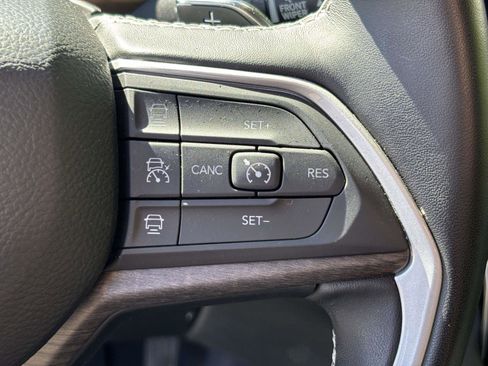 Used 2022 Jeep Grand Cherokee L Limited image 27