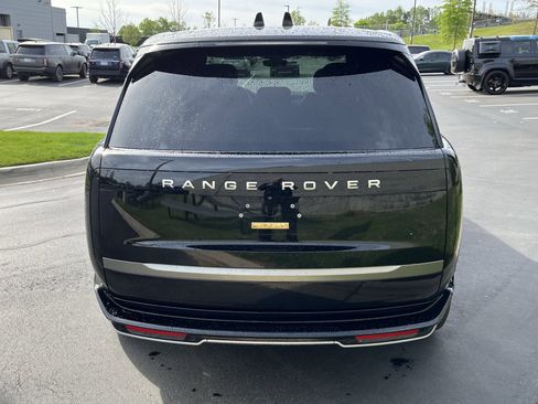 Used 2024 Land Rover Range Rover Long Wheelbase SE image 6