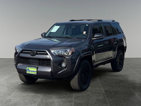 Used 2022 Toyota 4Runner SR5 Premium image 4