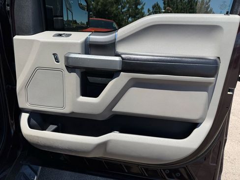 Used 2018 Ford F150 XLT w/ Equipment Group 302A Luxury image 26