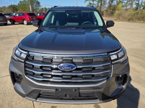 Used 2025 Ford Explorer Active w/ Active Comfort Package image 10