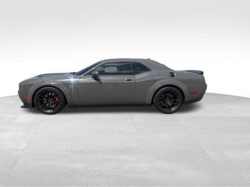 Used 2018 Dodge Challenger SRT Hellcat RWD image 4