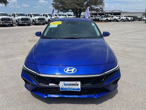 Used 2024 Hyundai Elantra SEL FWD image 8