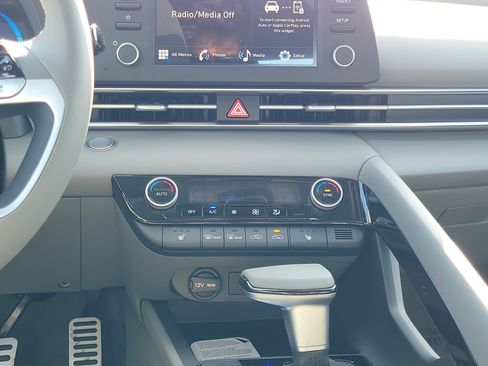 New 2026 Hyundai Elantra SEL Sport FWD image 11