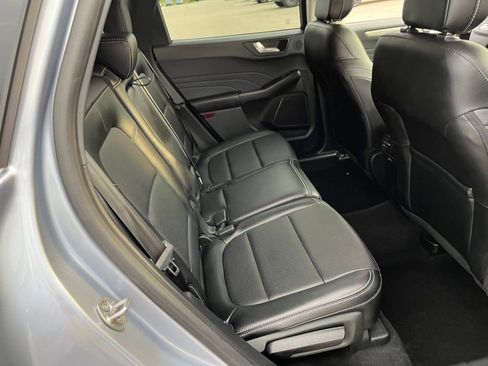 Used 2022 Ford Escape SEL w/ Technology Package image 15