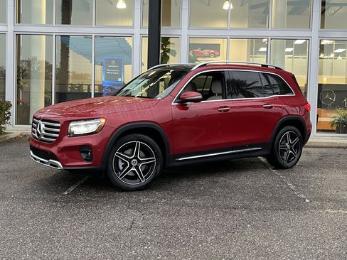 New 2026 Mercedes-Benz GLB 250 image 2