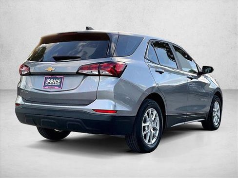 Used 2023 Chevrolet Equinox LS FWD image 2