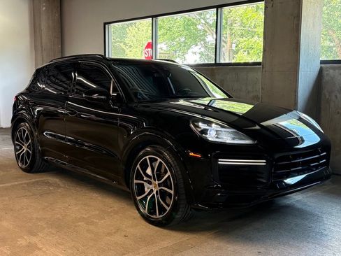 Used 2019 Porsche Cayenne Turbo AWD/4WD image 12
