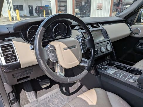Used 2018 Land Rover Discovery SE AWD/4WD image 33