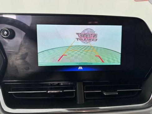 Used 2025 Chevrolet Trax LT image 18