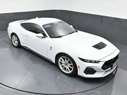 Used 2025 Ford Mustang GT Premium RWD image 34