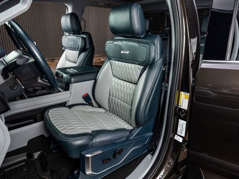 Used 2024 Ford F450 Limited image 29