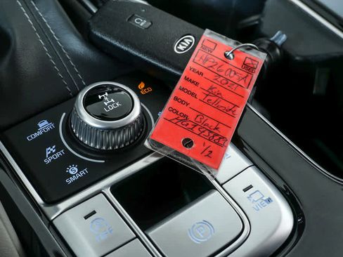 Used 2021 Kia Telluride SX w/ SX Prestige Package image 15