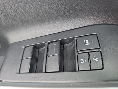 Used 2020 Toyota Highlander XLE AWD/4WD image 28