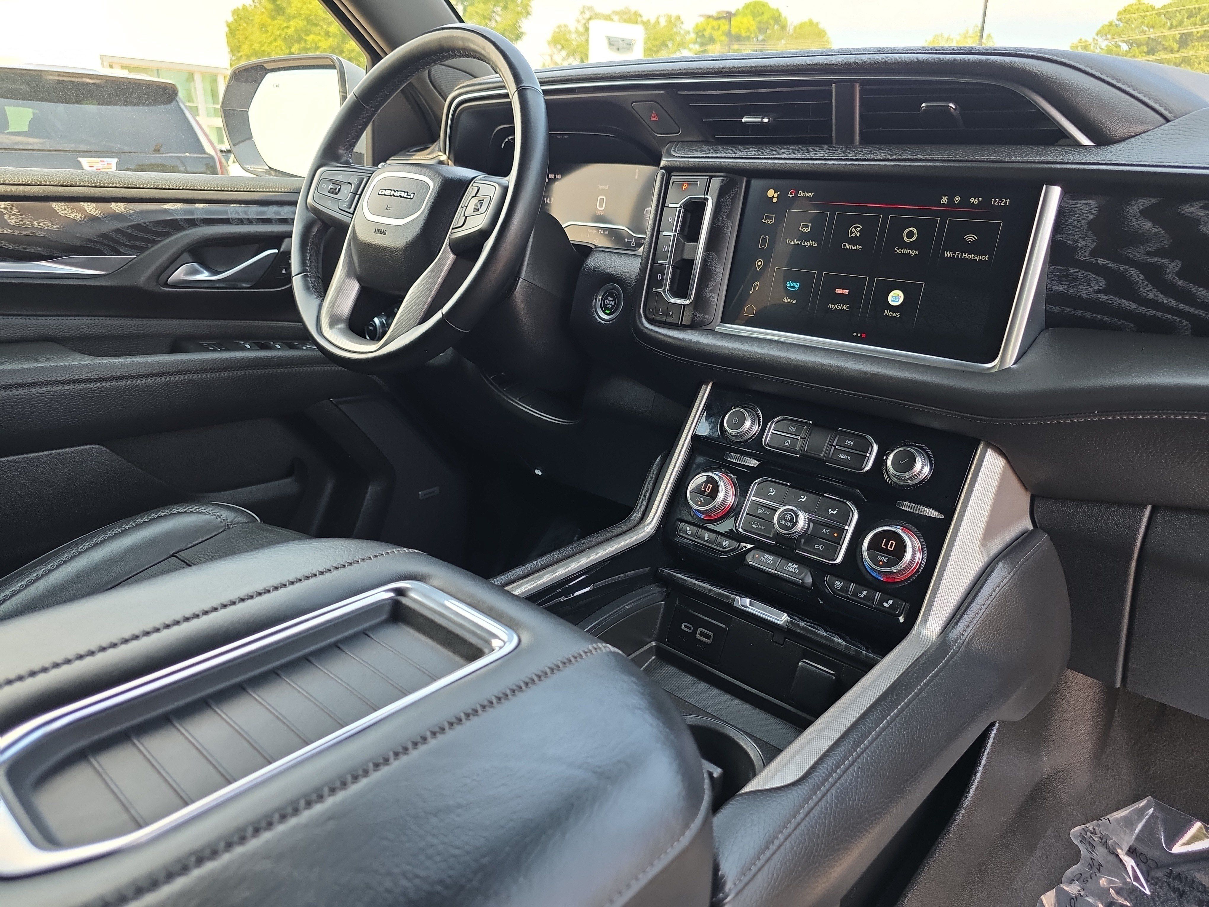 Used 2023 GMC Yukon Denali AWD/4WD image 18
