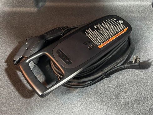 Used 2021 Chevrolet Bolt LT image 32