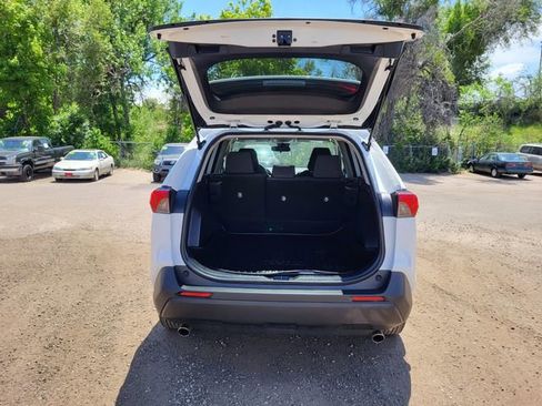 Used 2019 Toyota RAV4 LE w/ Carpet Mat Package AWD/4WD image 27