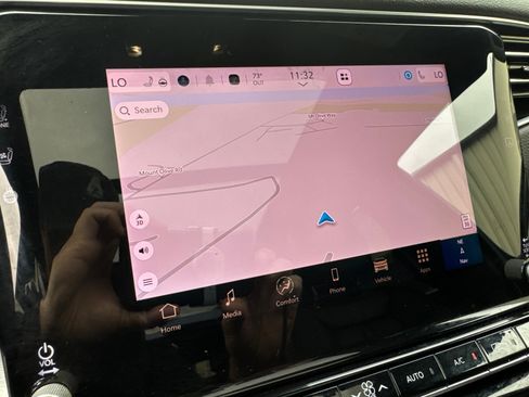 Used 2025 Jeep Wagoneer L Series III w/ Premium Group I image 32