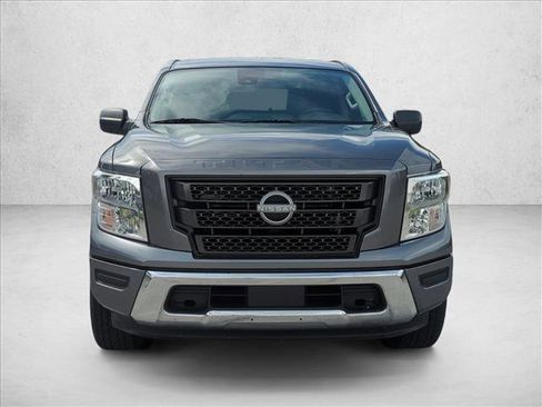 Used 2024 Nissan Titan SV RWD image 2