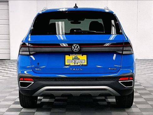 Used 2025 Volkswagen Taos SEL AWD/4WD image 5