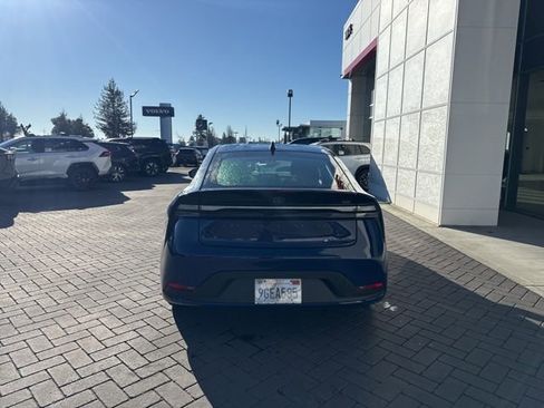 Used 2023 Toyota Prius Prime SE image 3