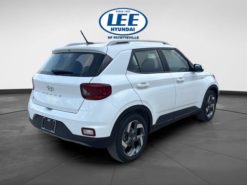 New 2026 Hyundai Venue SEL FWD image 3