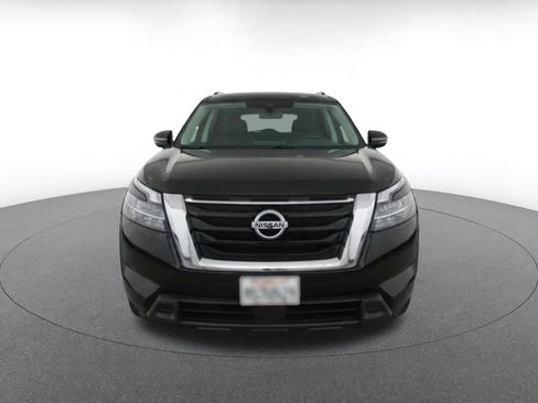 Used 2025 Nissan Pathfinder SV FWD image 2