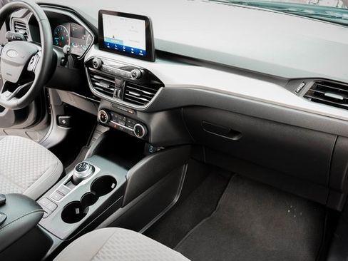 Used 2022 Ford Escape SE w/ Cold Weather Package image 33