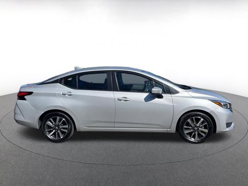 Used 2025 Nissan Versa SV image 18