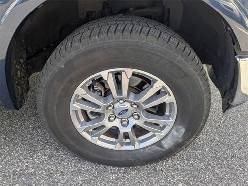 Used 2018 Ford F150 Lariat w/ Equipment Group 501A Mid image 11