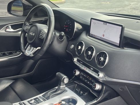 Used 2022 Kia Stinger GT1 RWD image 15