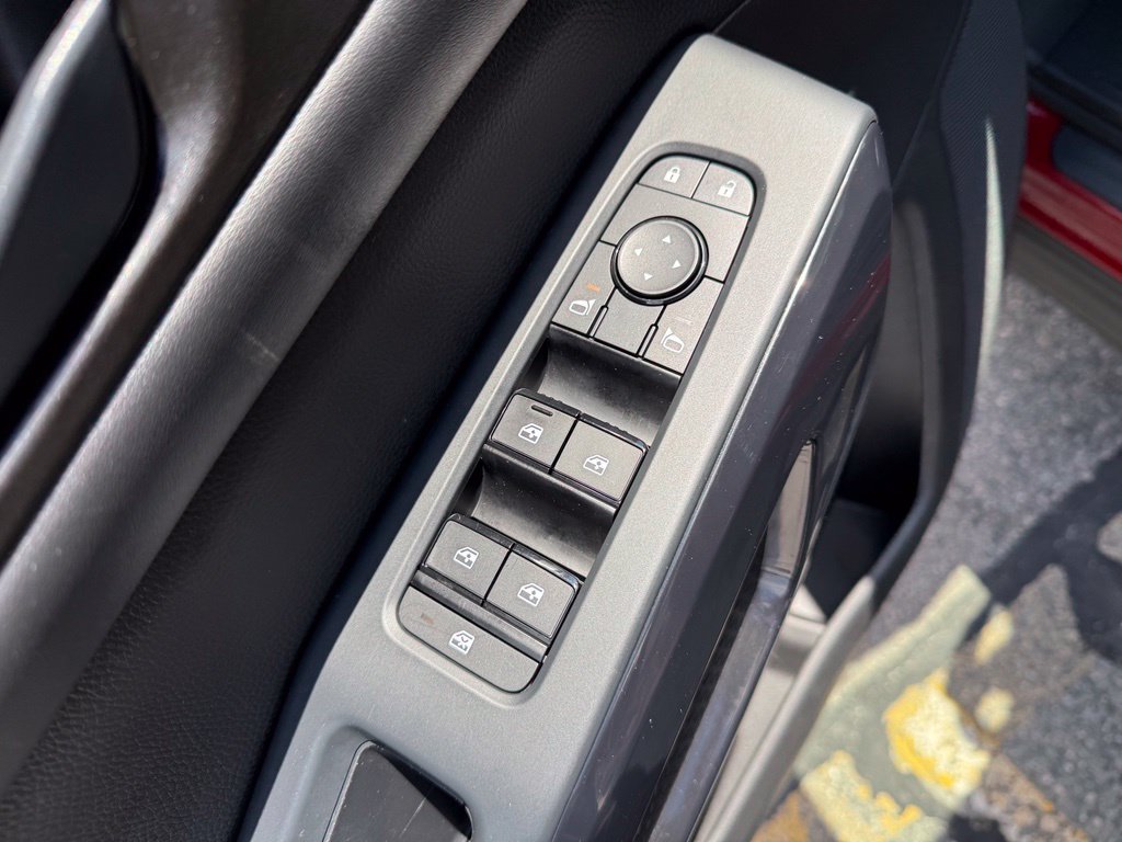 Used 2023 Nissan Pathfinder SV AWD/4WD image 18
