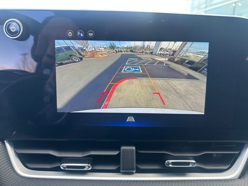 Used 2025 Chevrolet Equinox LT image 19