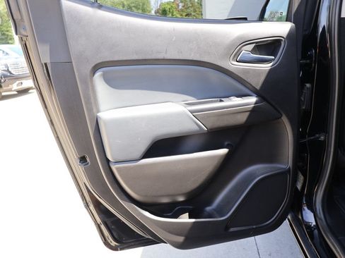 Used 2019 Chevrolet Colorado Z71 AWD/4WD image 23